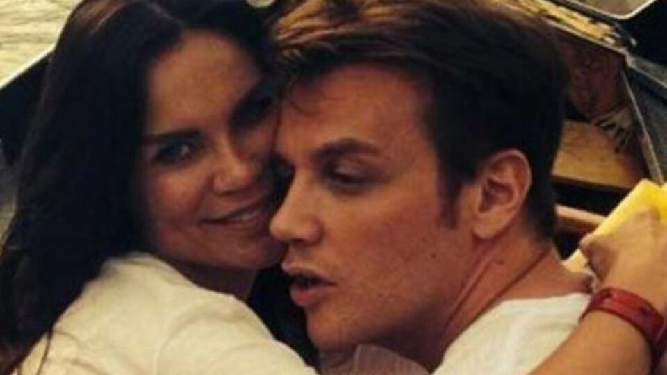 'Yollarıma ne güller döküldü ama bitti'