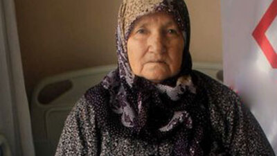 Dizlerine takılan protezle yeniden yürüyebilecek