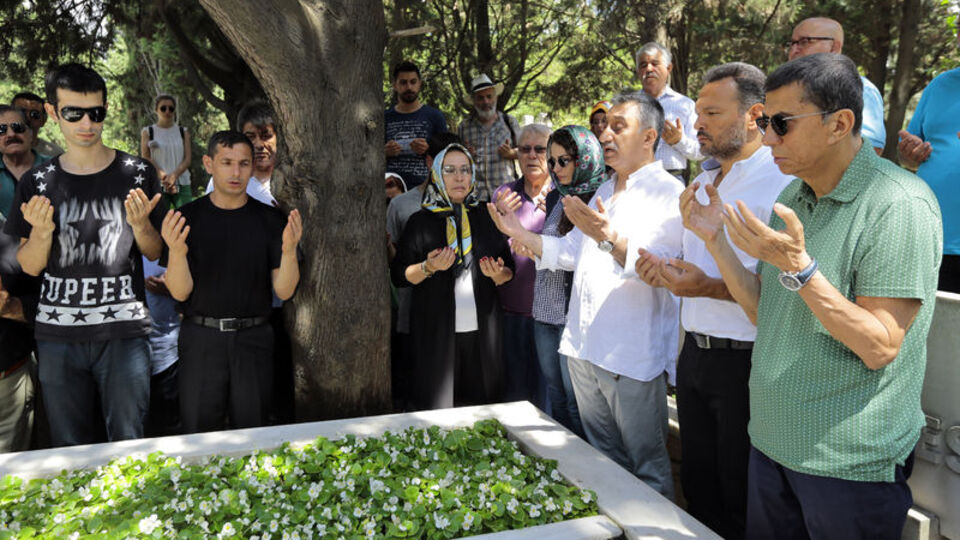 Kemal Sunal mezarı başında anıldı