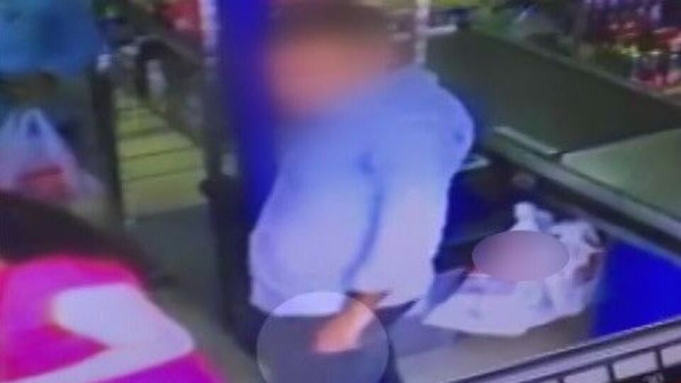 Stickerlı tacizci güvenlik kamerasına yakalandı!