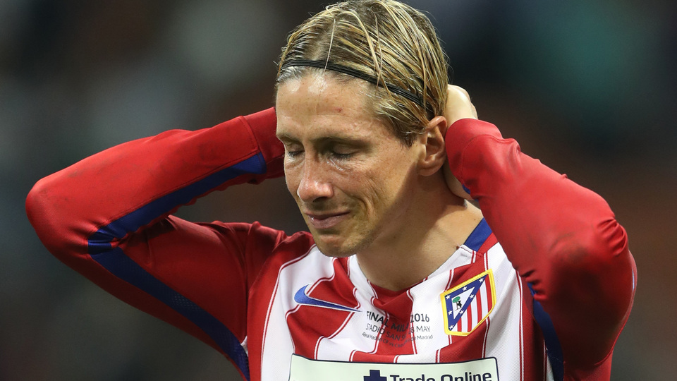 Torres yuvada kaldı!