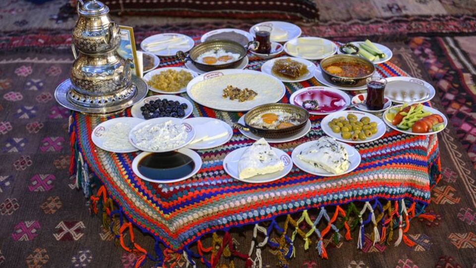 Bayram kahvaltısı nasıl olmalı? Tabağınızda bunlara dikkat!