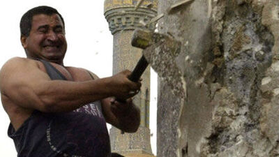 Saddam'ın heykelini yıkan adam: Şimdi 1000 Saddam var