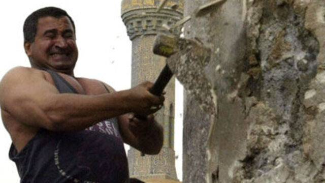 Saddam'ın heykelini yıkan adam: Şimdi 1000 Saddam var