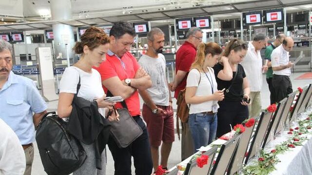 Saldırıda ölenler için dua