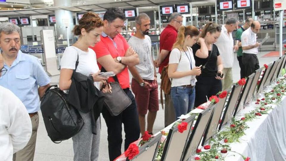 Saldırıda ölenler için dua