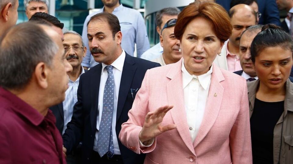 Akşener'in bayram programında gerginlik!