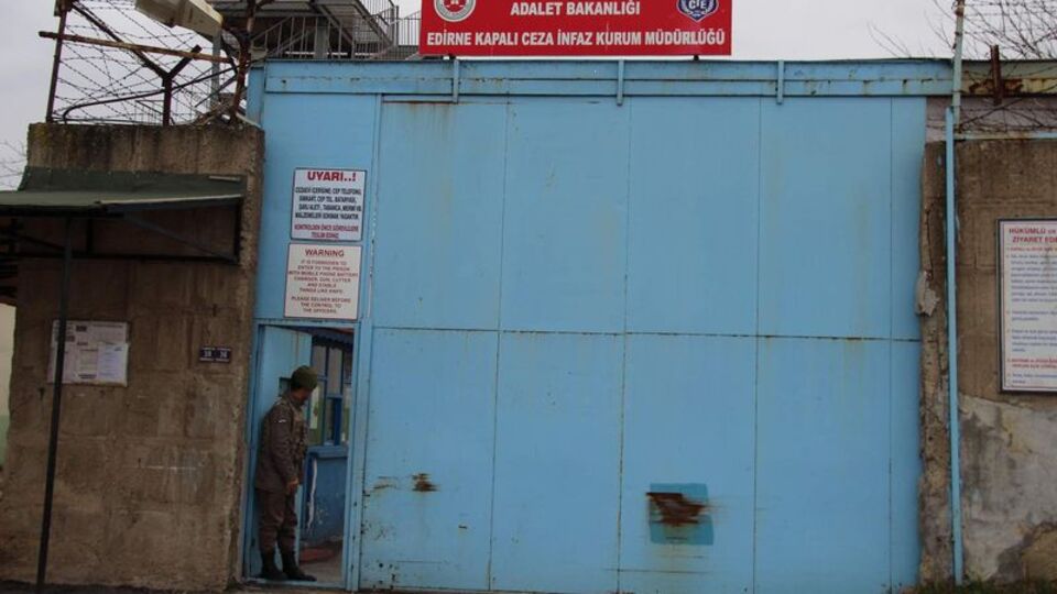 'Sahte doktor' cezaevinde intihar etti
