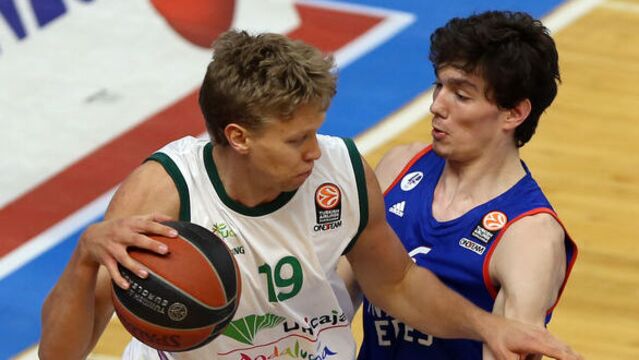 Kuzminskas, NBA'e gitti!