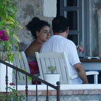 Dilan babasının dizinin dibinde!