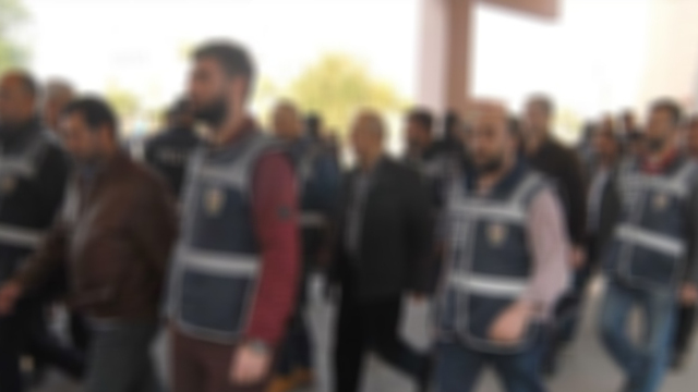 'Paralel yapı yöneticilerine' operasyon: 8 gözaltı