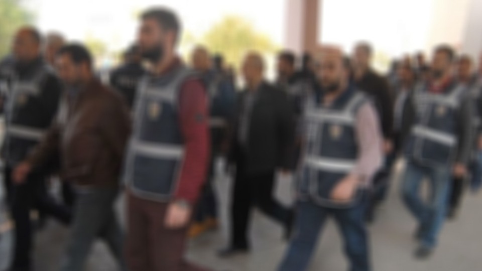 'Paralel yapı yöneticilerine' operasyon: 8 gözaltı