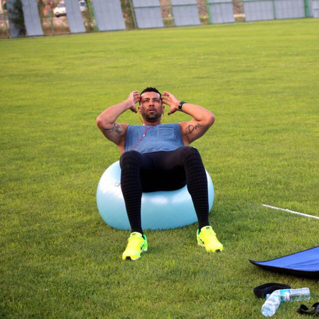 Andre Santos, kondisyon çalışıyor