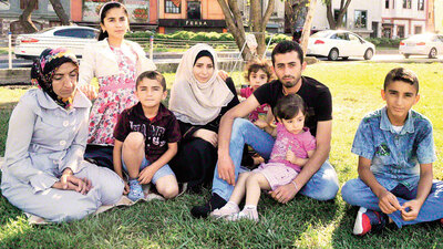 Suriyeliler hem sevinçli hem mesafeli