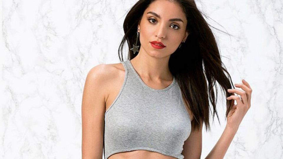 Begüm Yılmaz'a kaplumbağa saldırdı