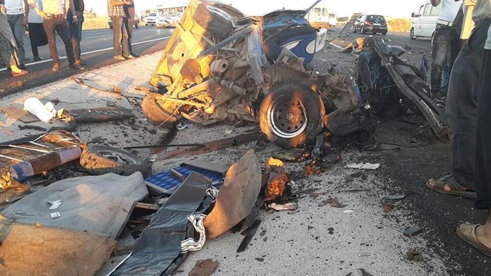 Diyarbakır'da trafik kazası: 2 ölü, 9 yaralı