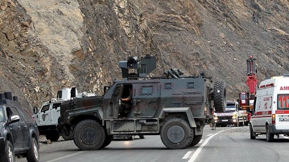 Hakkari'deki kazada yaralanan polis şehit oldu