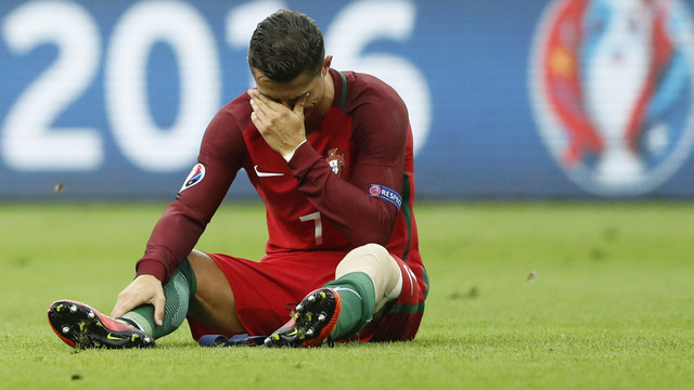 Ronaldo hüngür hüngür ağladı!