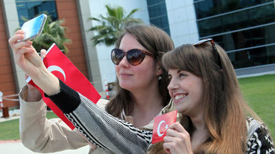 TDK dergisinde 'selfie' için yeni öneri! 'Özçekim' tutmayınca...