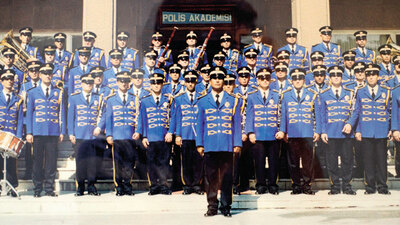 Şark görevi polis bandosunu dağıttı