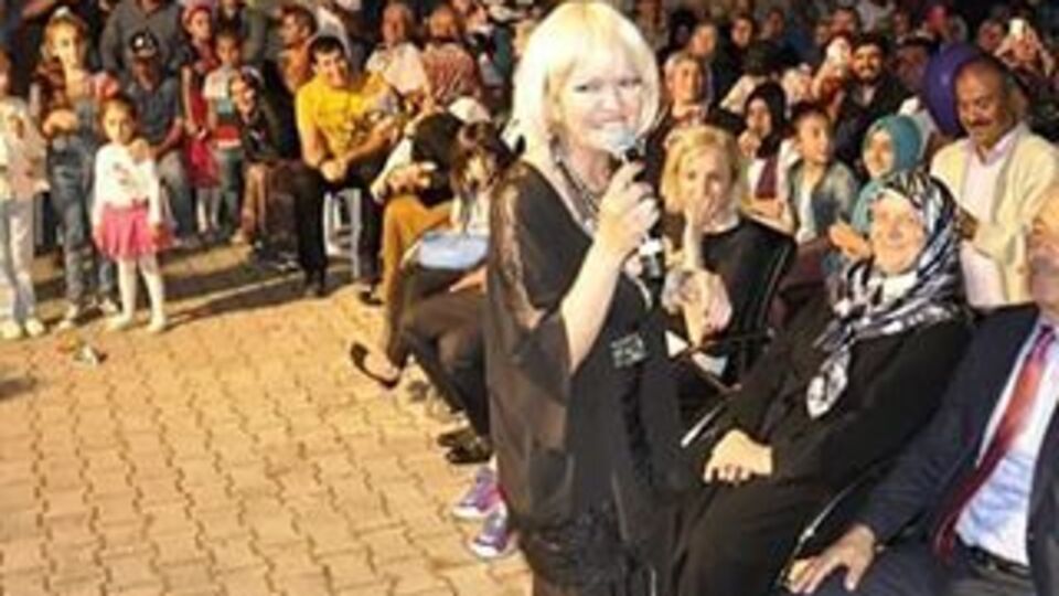 Karaböcek'ten klasik şarkılar