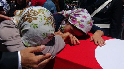 Şehit polisler için tören! Çocukları gözyaşlarını tutamadı