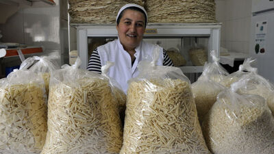 Annesinden öğrendi, evde üretti!