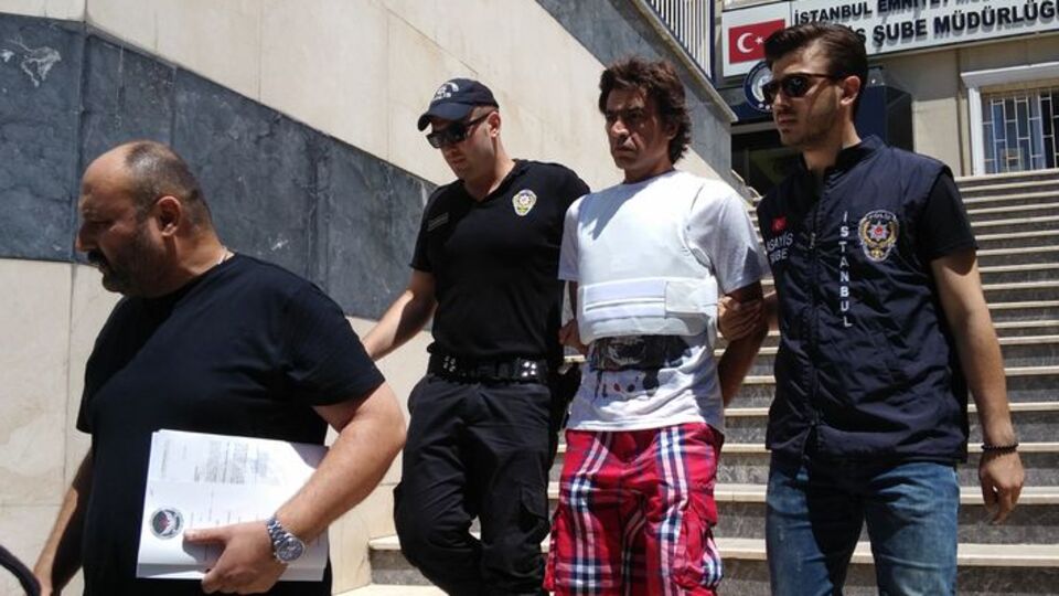 Ünlü türkücünün ağabeyi katil çıktı!