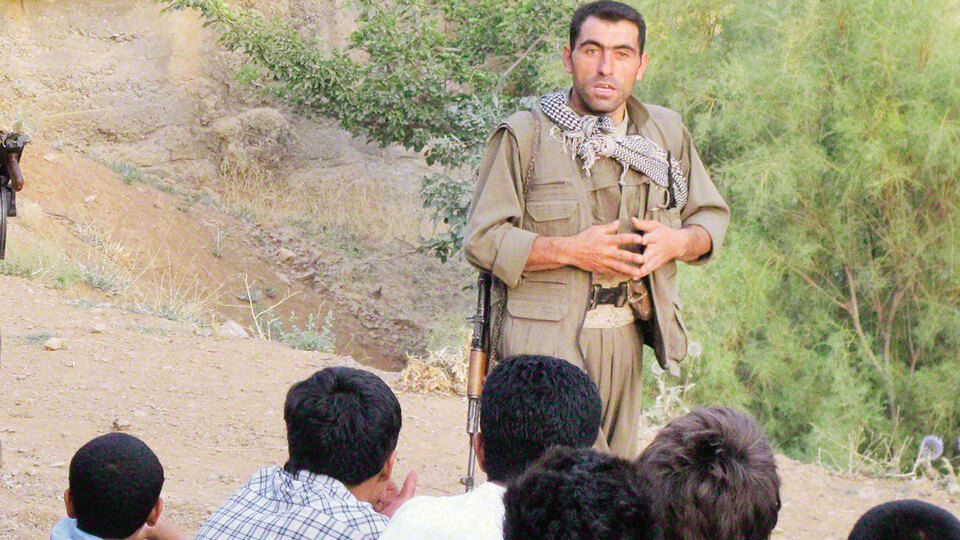 Şemdinli'de yol kesen terörist orada komutan!