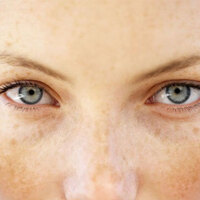 Güneş kremi yüze sürülünce ne oluyor?