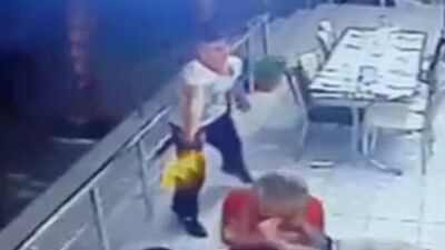 Yemek yerken öldürmüştü! Teslim oldu