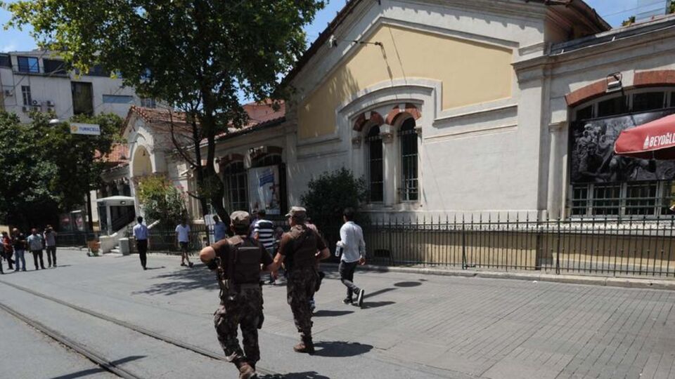 İstiklal'de 'Fransa' alarmı!