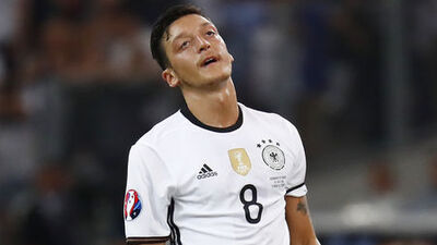 Almanya'nın en iyisi Mesut Özil!