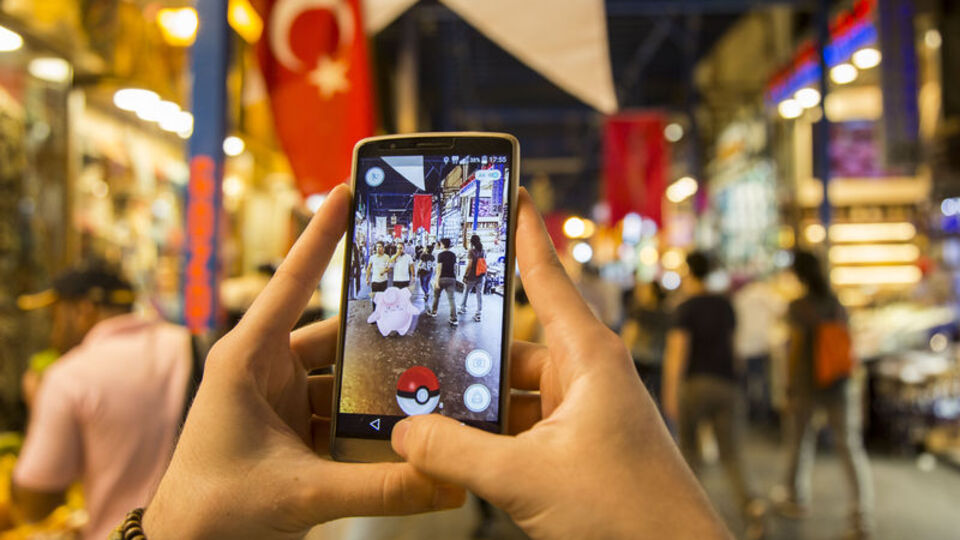 Dikkat Pokemon GO bedensel sorunlara yol açabiliyor...