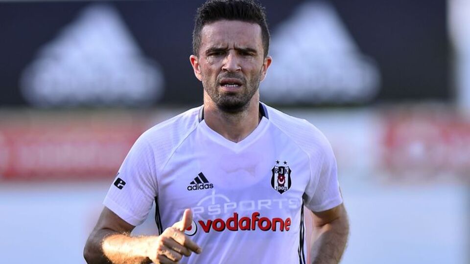 Beşiktaş'tan F.Bahçe'ye Gökhan Gönül'lü gönderme