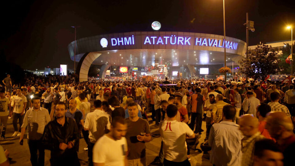 Havalimanında uçuşlar normale döndü