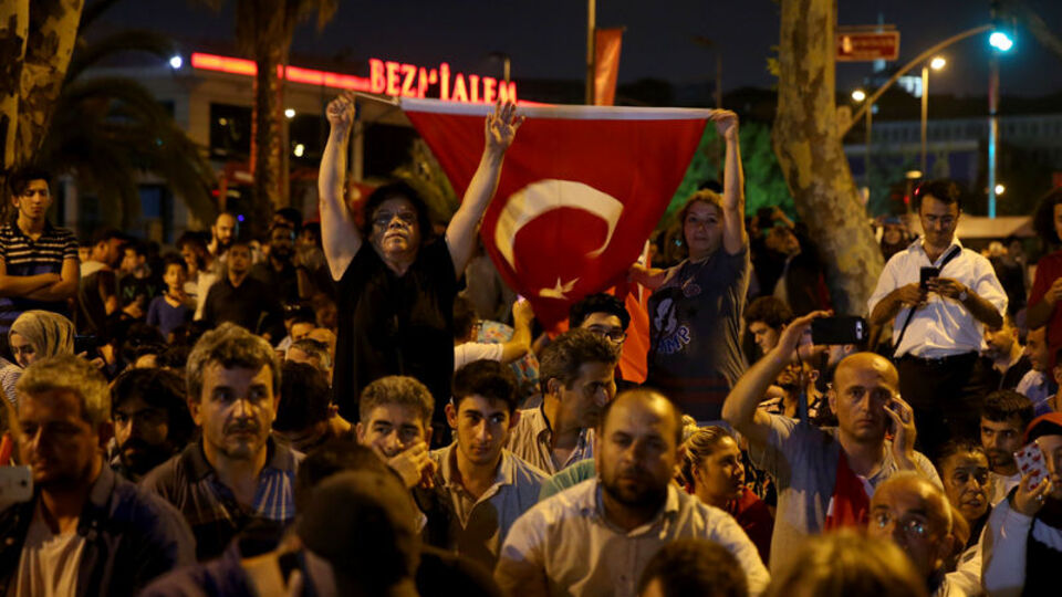 "T.C Devleti" adıyla halka çağrı!