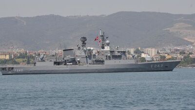 Oramiral Kösele firkateyn ile üsse döndü