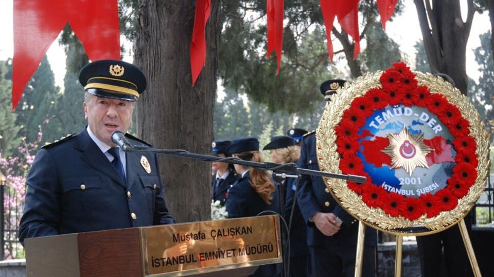 Darbeci askerle emniyet müdürünün o anlardaki telsiz konuşması