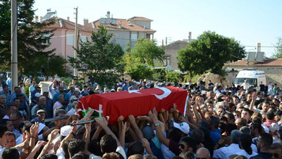 Babasıyla telefonda konuşurken bomba atıldı ve ...