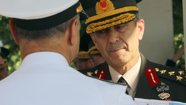Akar'ın emir erinden tuzak!