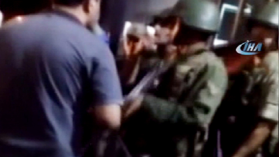 İstanbul'da Çevik Kuvvet'e baskının yeni görüntüleri!