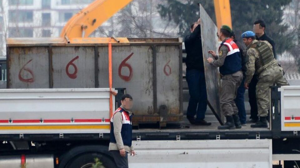 MİT tırlarının durdurulması davası ertelendi