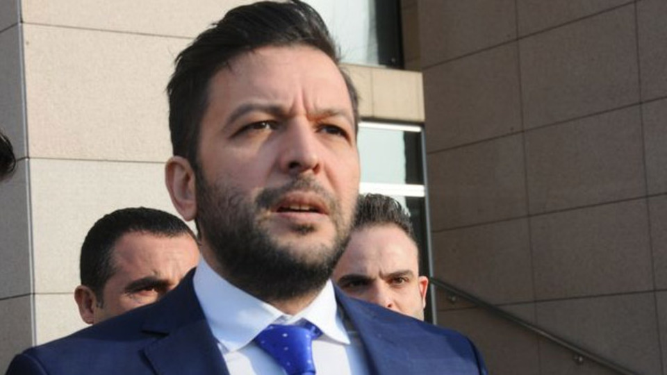 Tankın üzerine çıktı