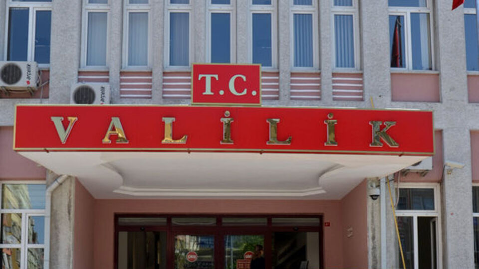 İşte görevden uzaklaştırılaran valilerin isimleri!