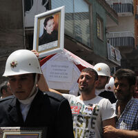 Hatay şehidine ağladı!