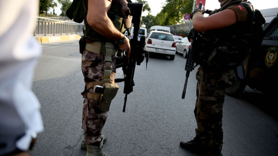 Bir operasyon daha! 25 uzaklaştırma