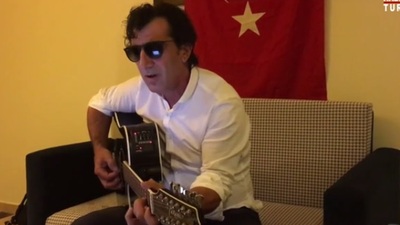 Erol Olçak ve oğlu için şarkı yazdı