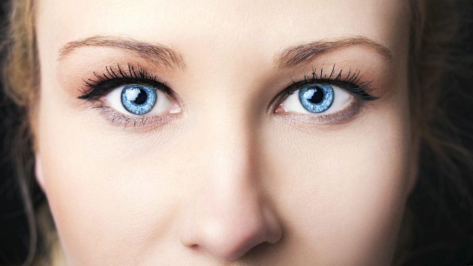 Renkli gözlüler mutlaka bunu kullanmalı!