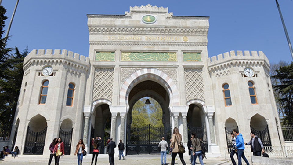 İstanbul Üniversitesi'nde 95 uzaklaştırma